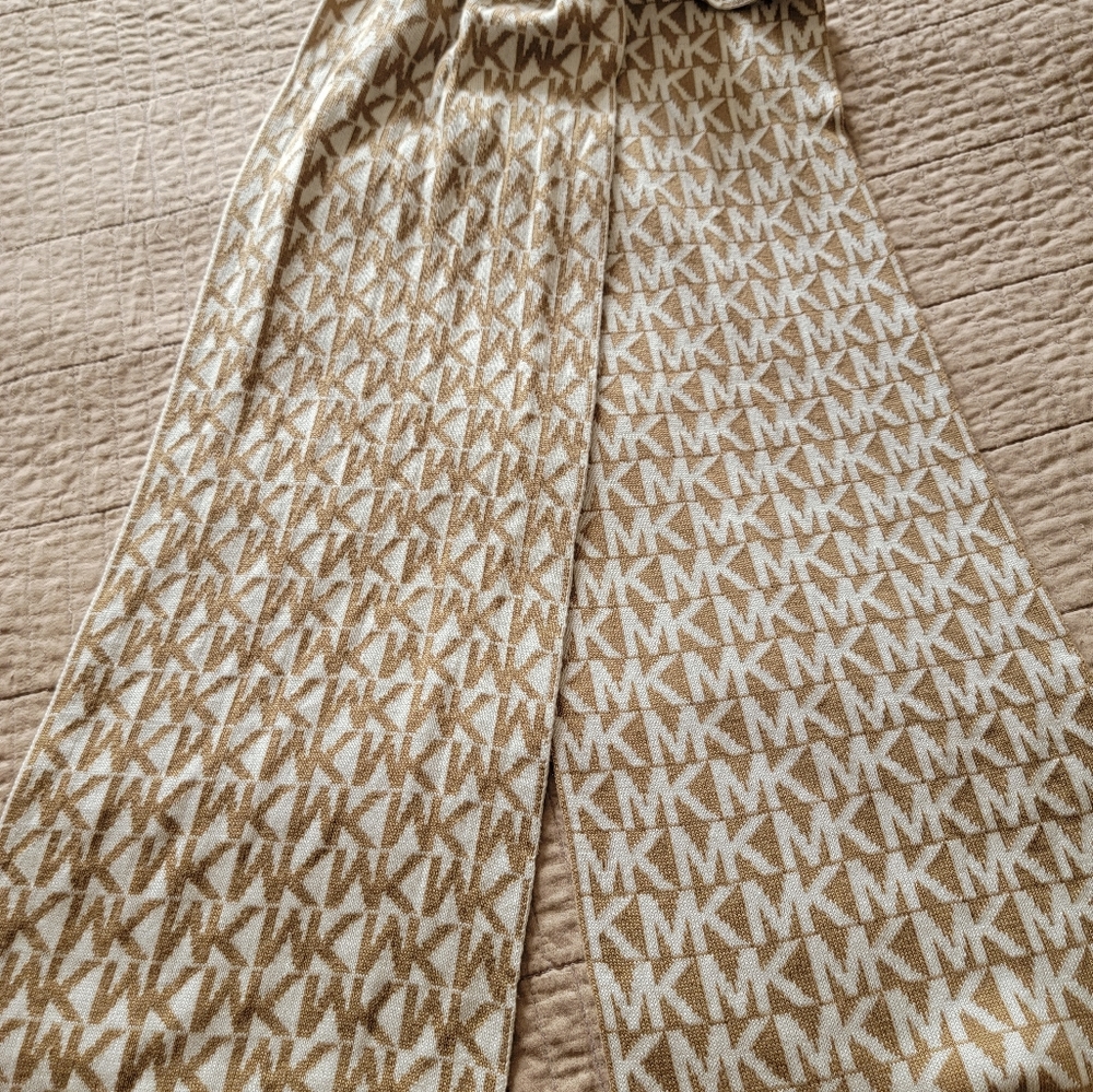 Michael Kors Winter Logo Scarf